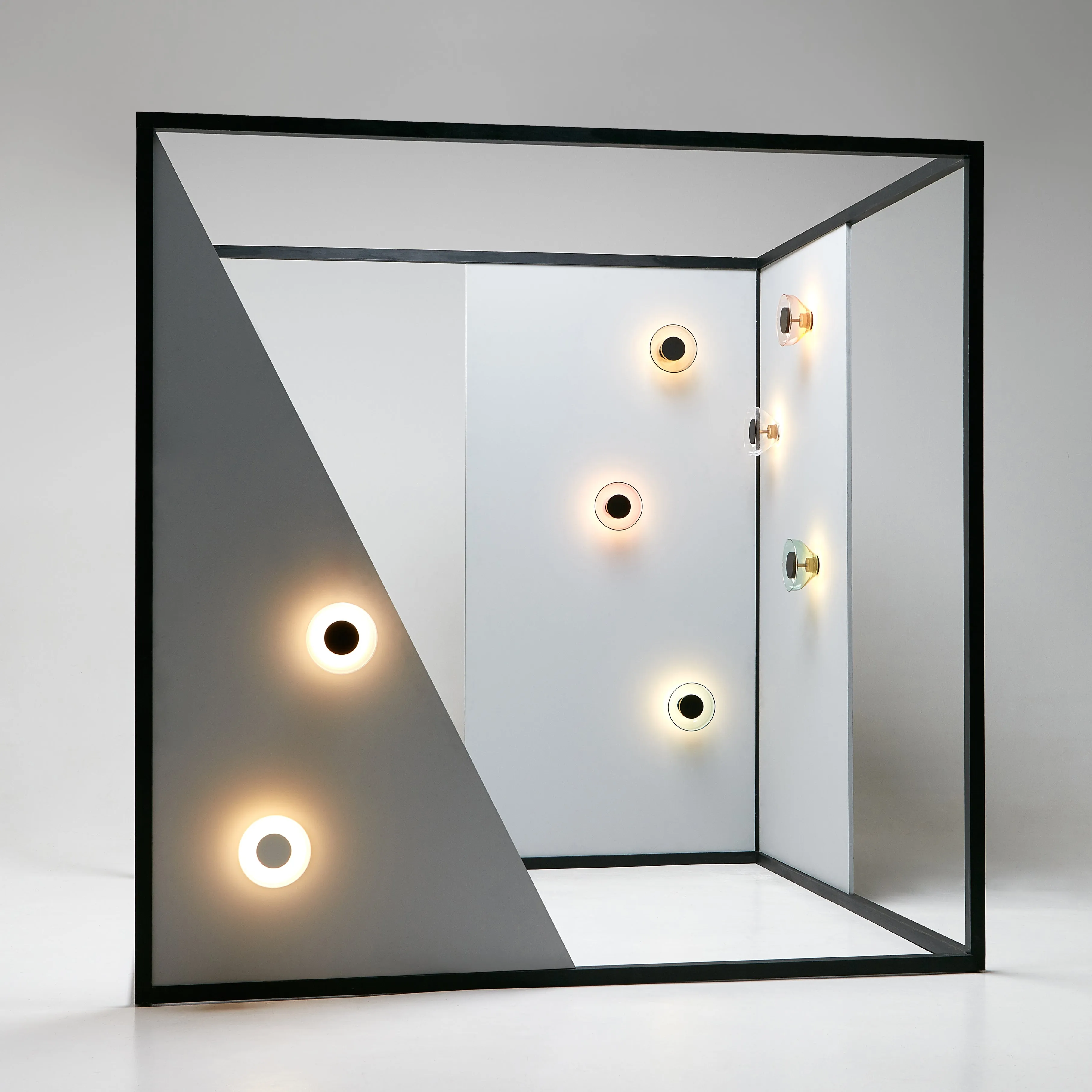 Aura Plus Wall Light