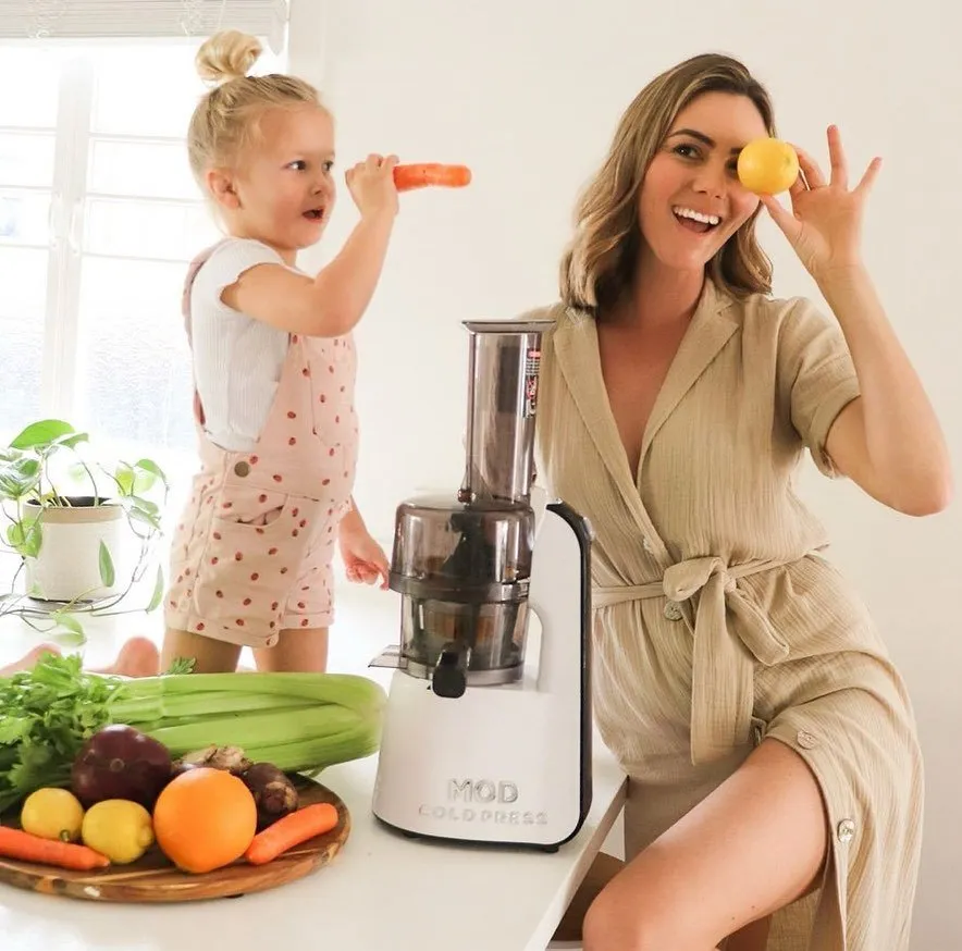 MOD Cold Press Juicer   Wellness Bundle and Extra Juice Bottle